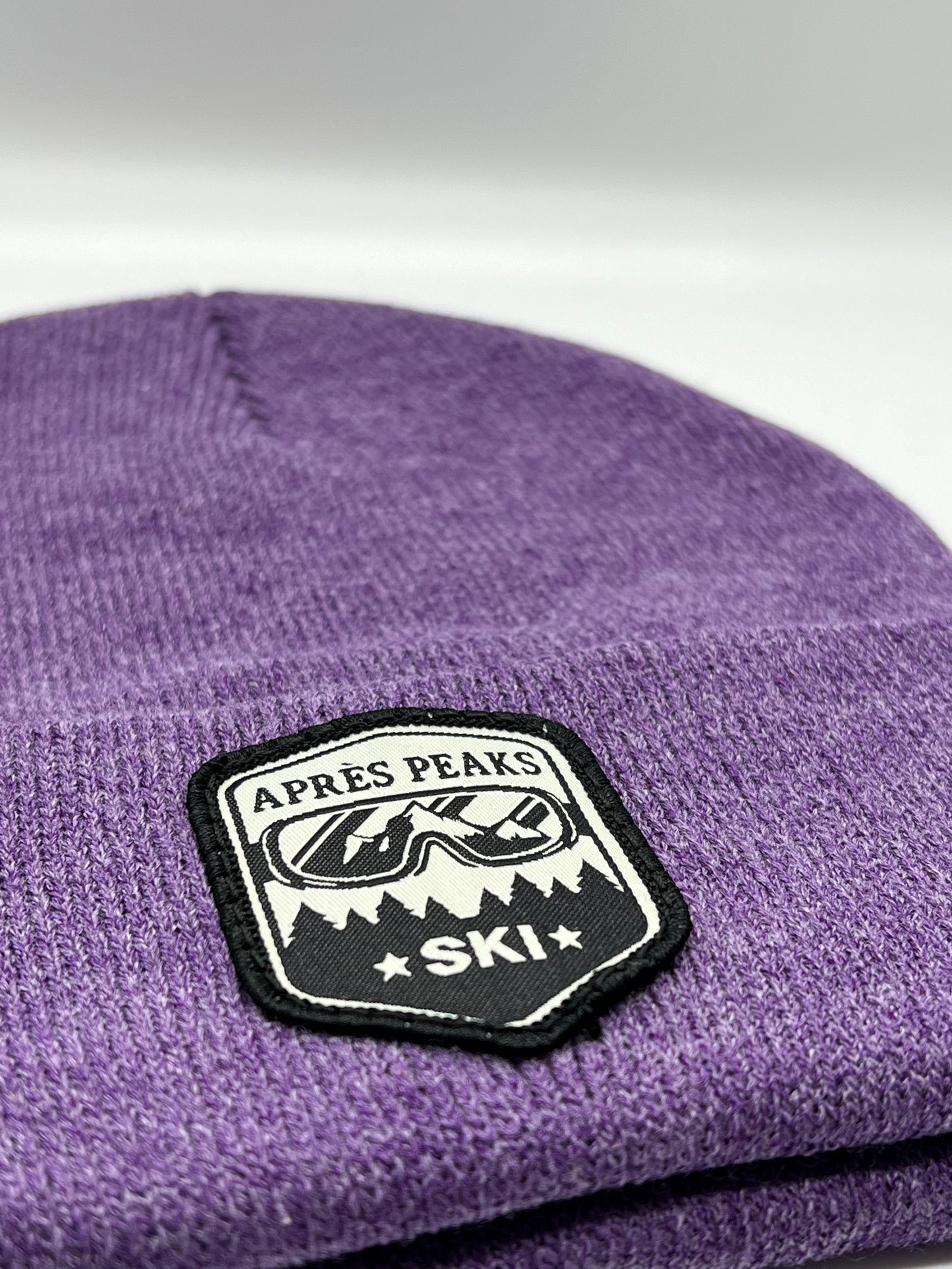 Après Peaks Beanies