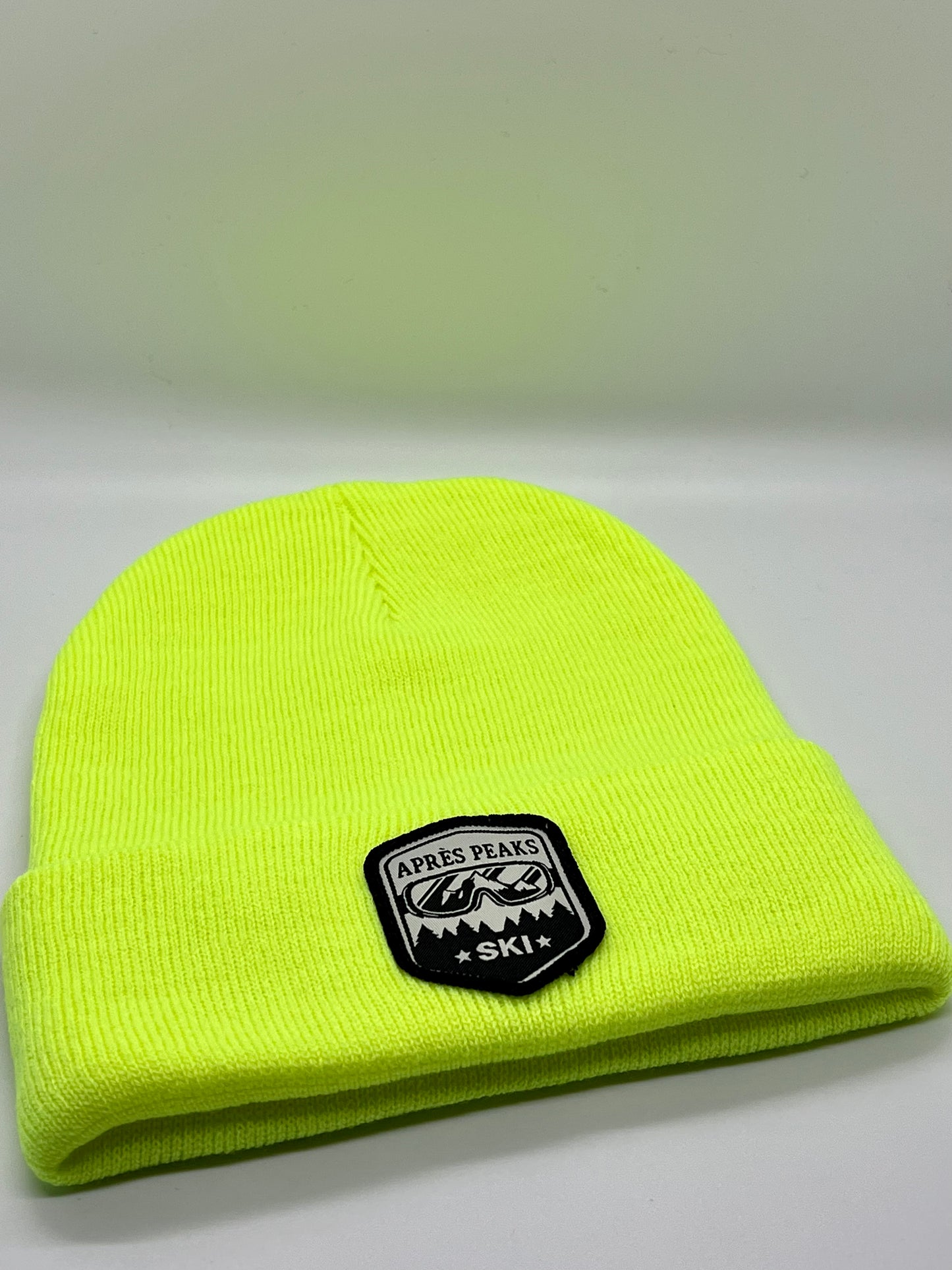 Après Peaks Beanies