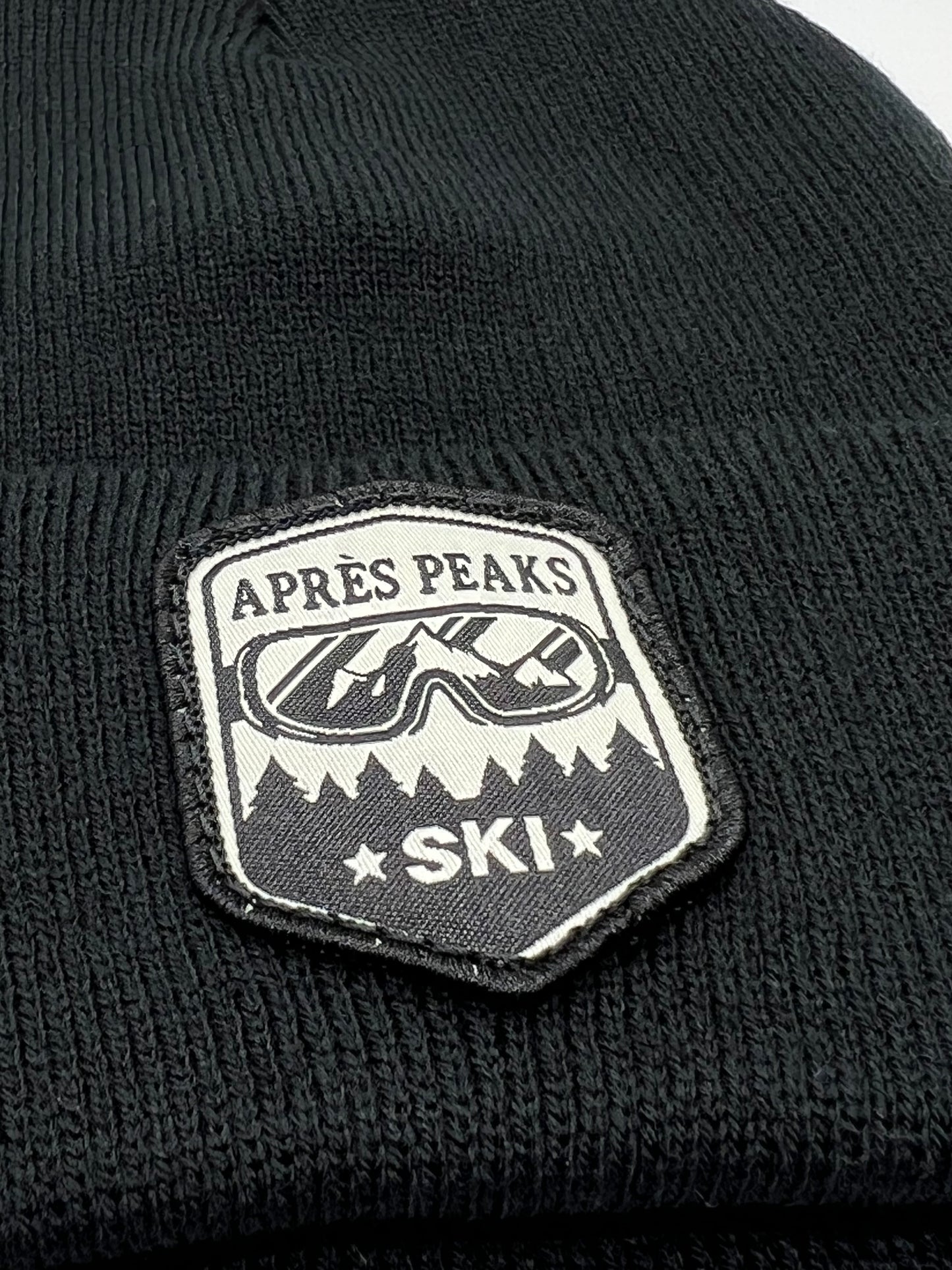 Après Peaks Beanies