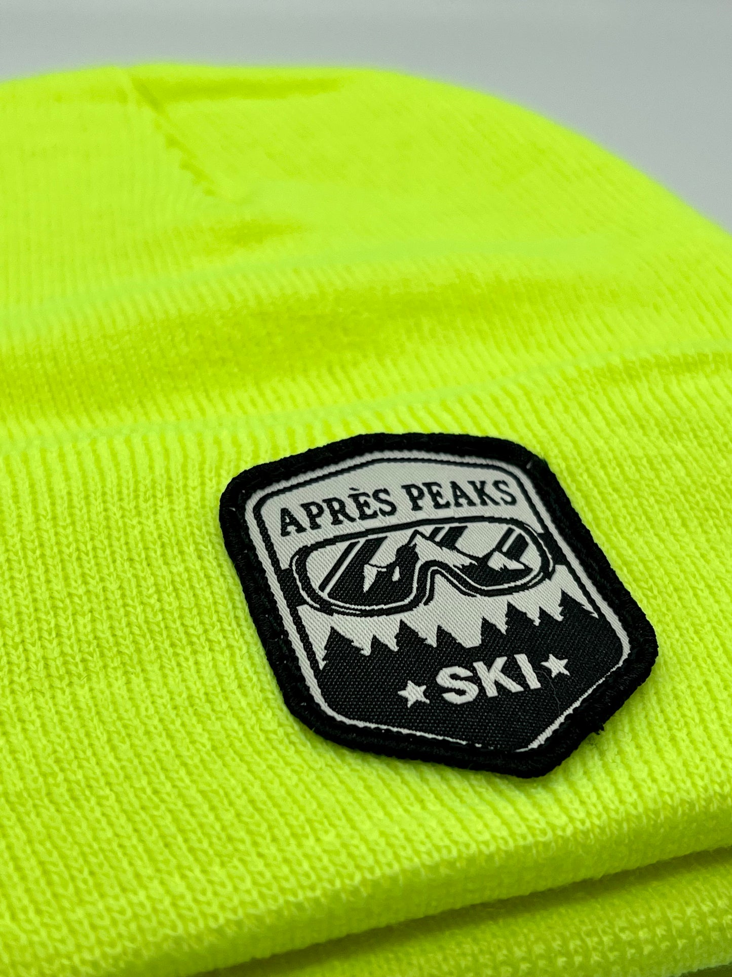 Après Peaks Beanies